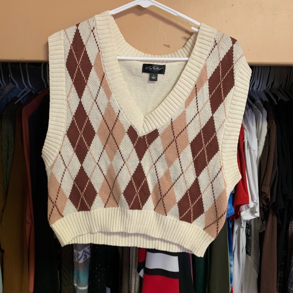 crop top sweater vest